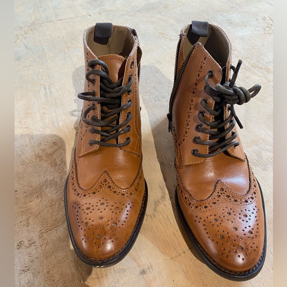 Wingtip brown beautiful shoes - Picture 1 of 4